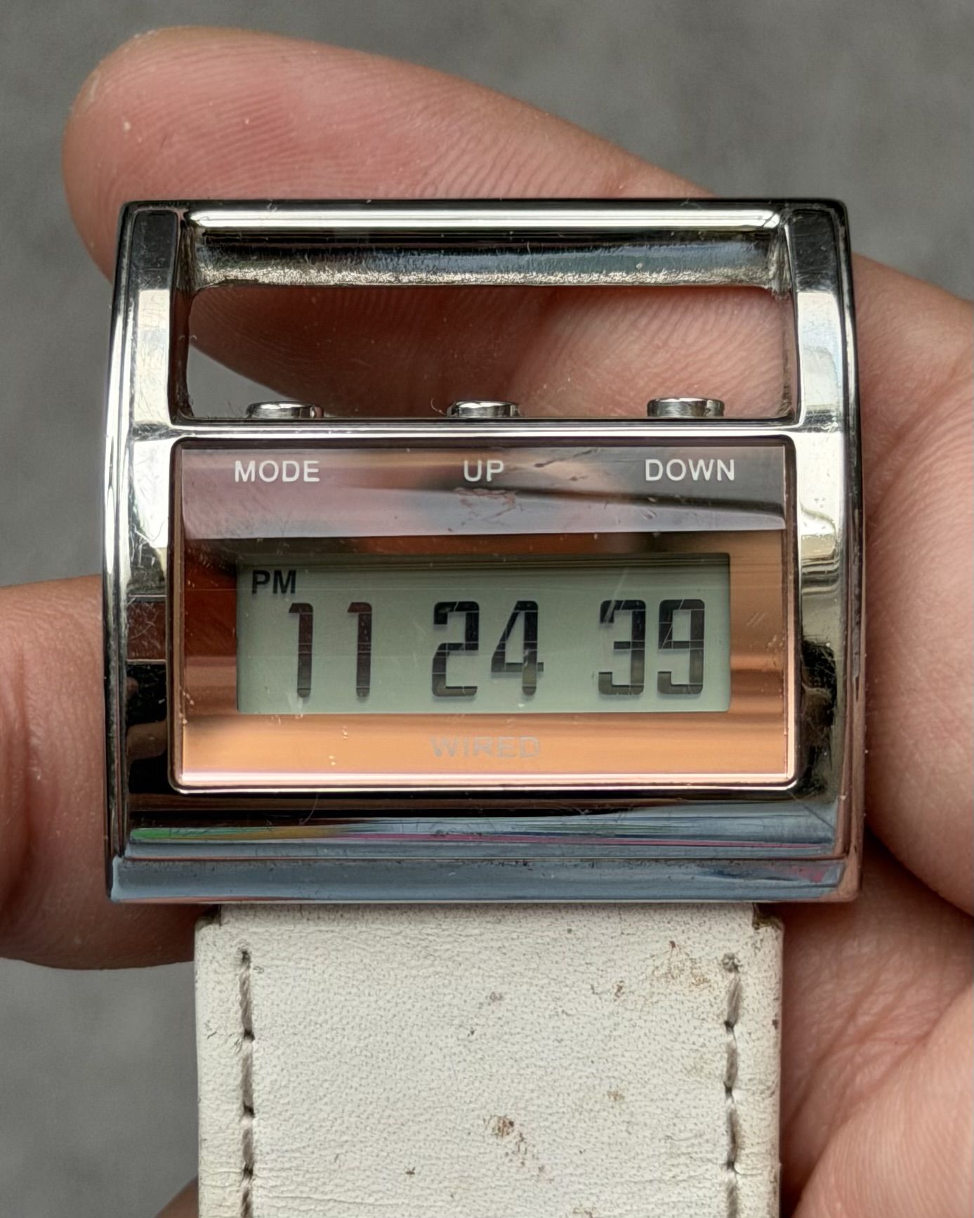 SEIKO WIRED BELT LOOP DIGITAL VINTAGE WATCH 