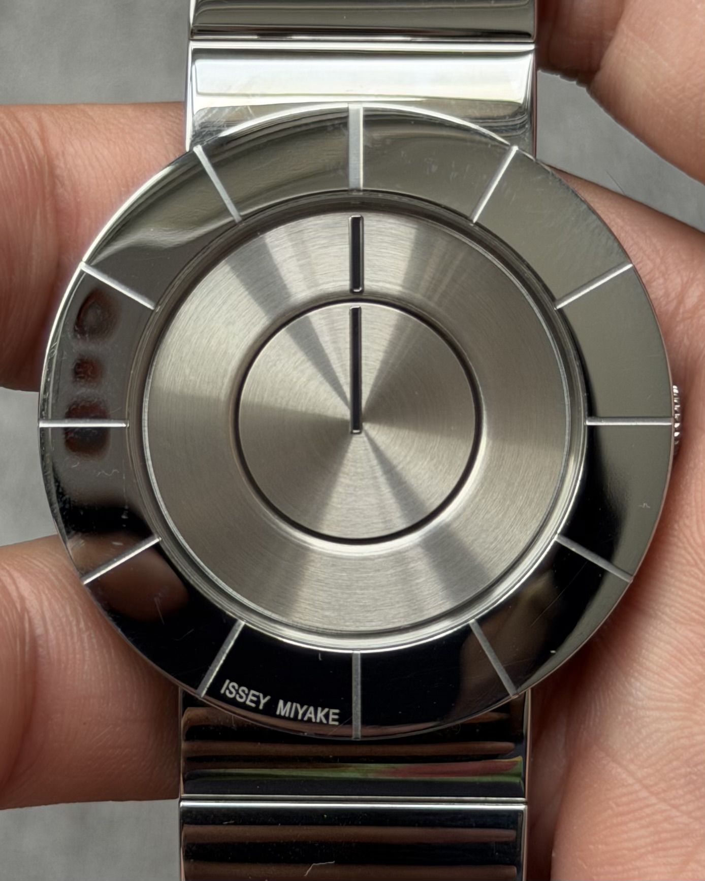 ISSEY MIYAKE &ldquo; TO &ldquo; VINTAGE QUARTZ WATCH 