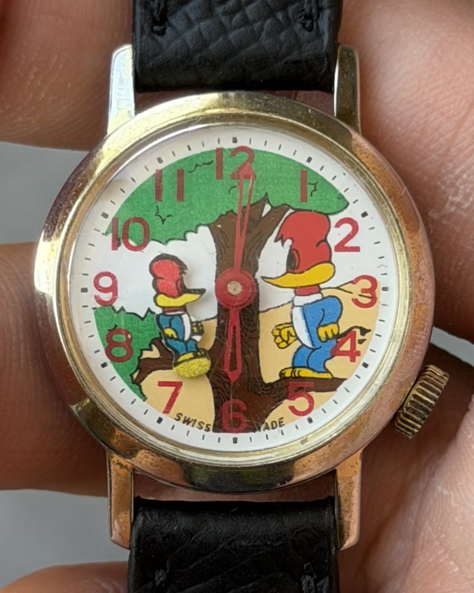 WOODY WOODPECKER TREE SCENE ANIMATED VINTAGE WATCH