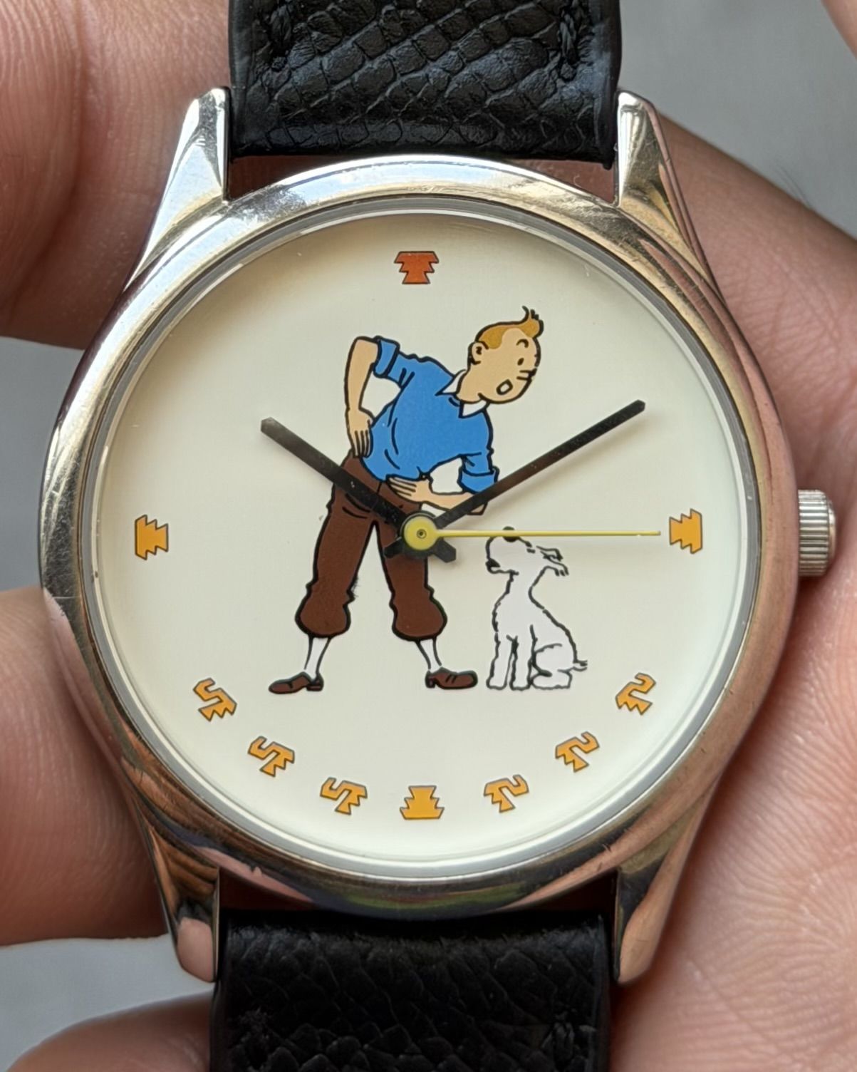 TINTIN and SNOWY BEIGE DIAL VINTAGE QUARTZ WATCH 