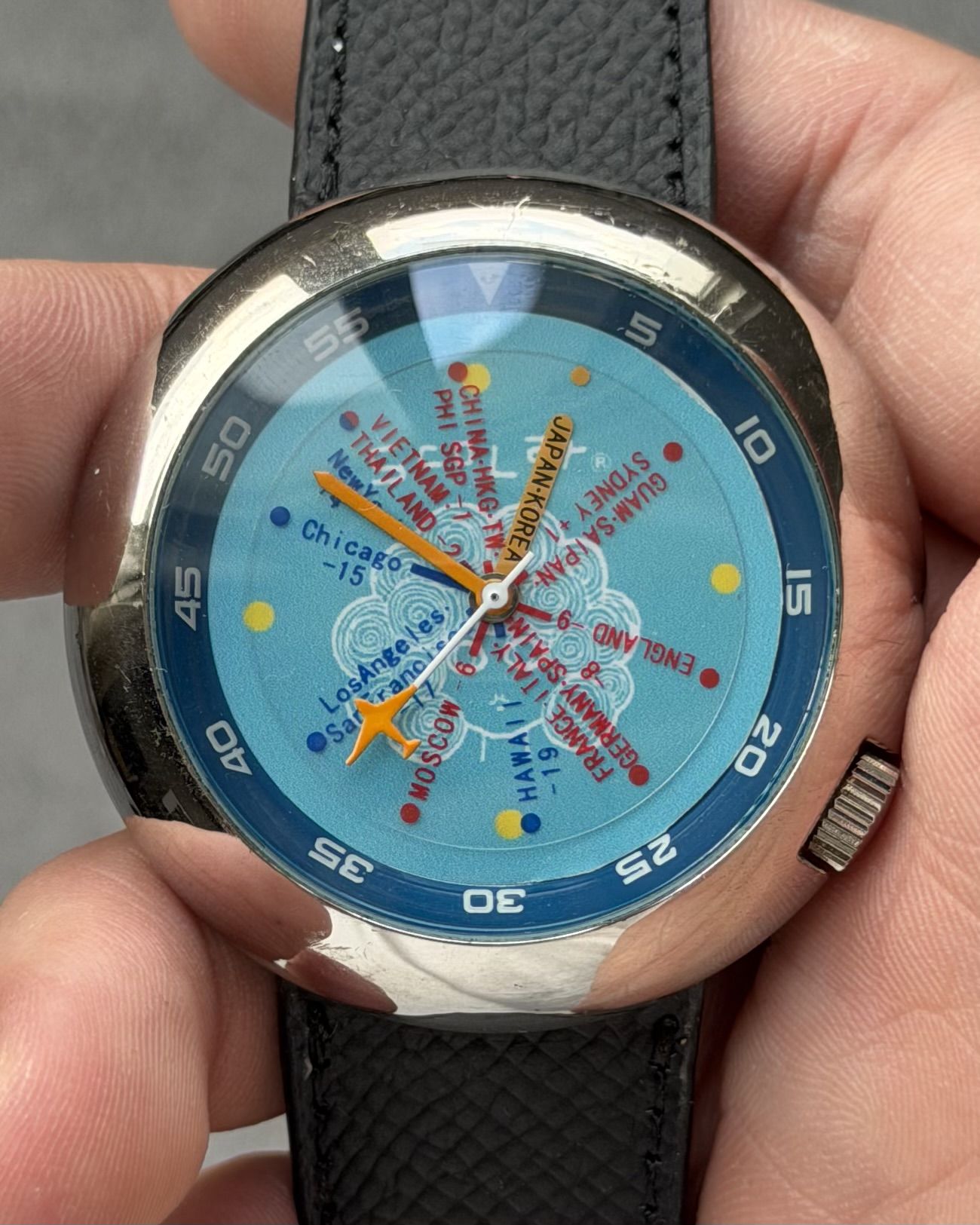WORLD TRAVEL VINTAGE QUARTZ WATCH 