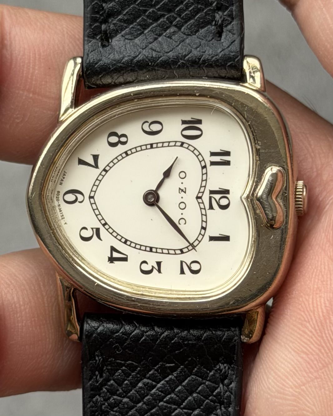 OZOC GOLD HEART VINTAGE QUARTZ WATCH 