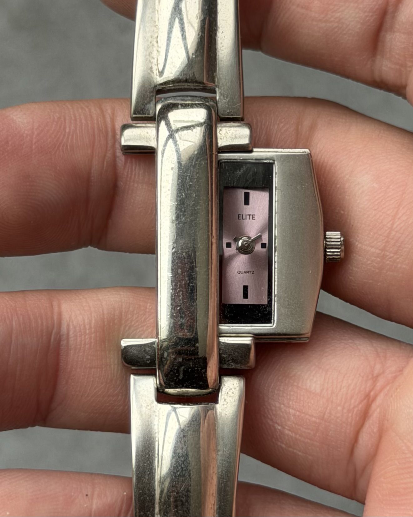 ELITE SLIDE VINTAGE QUARTZ WATCH 