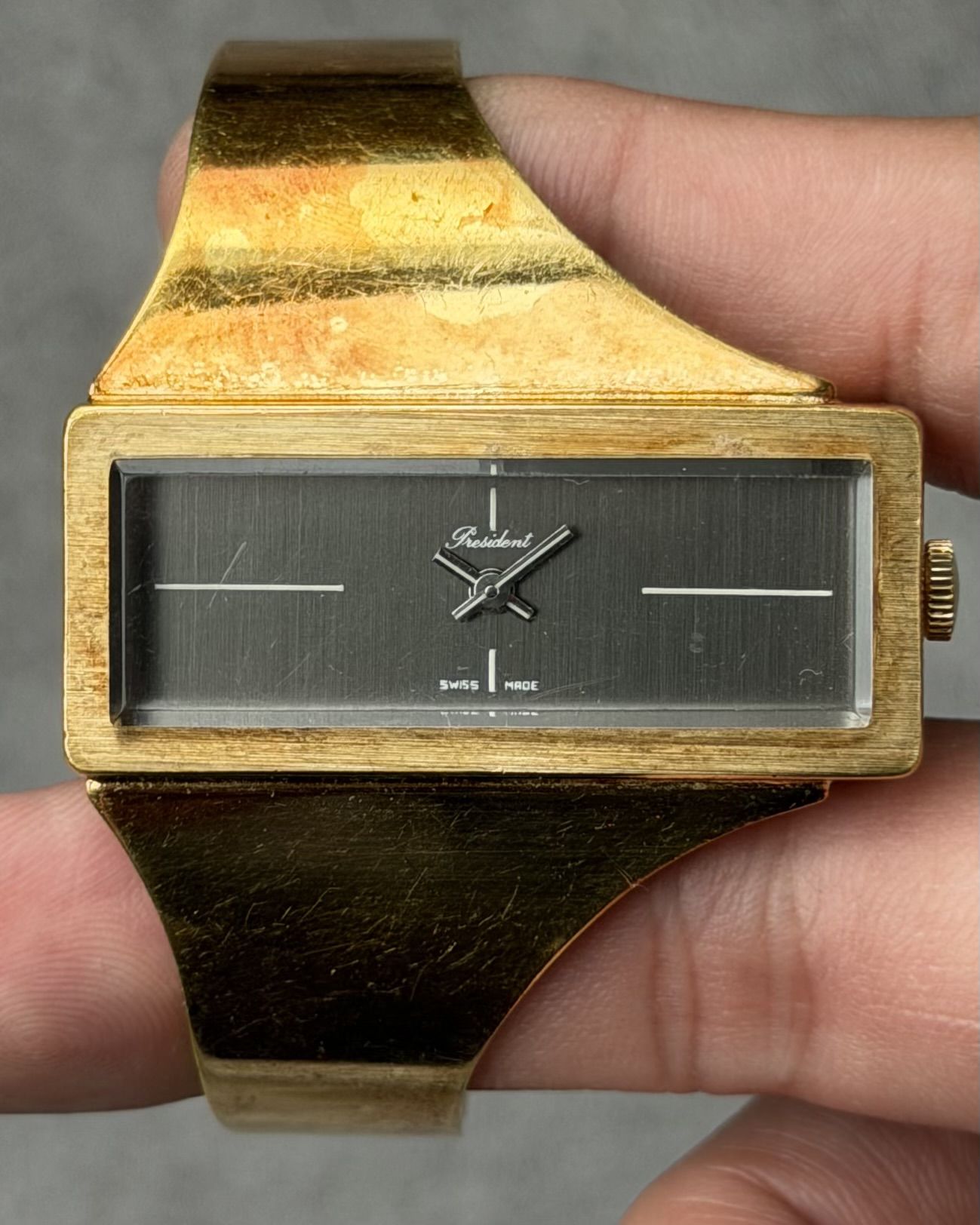 PRESIDENT MODERNIST MANUAL WINDING WATCH