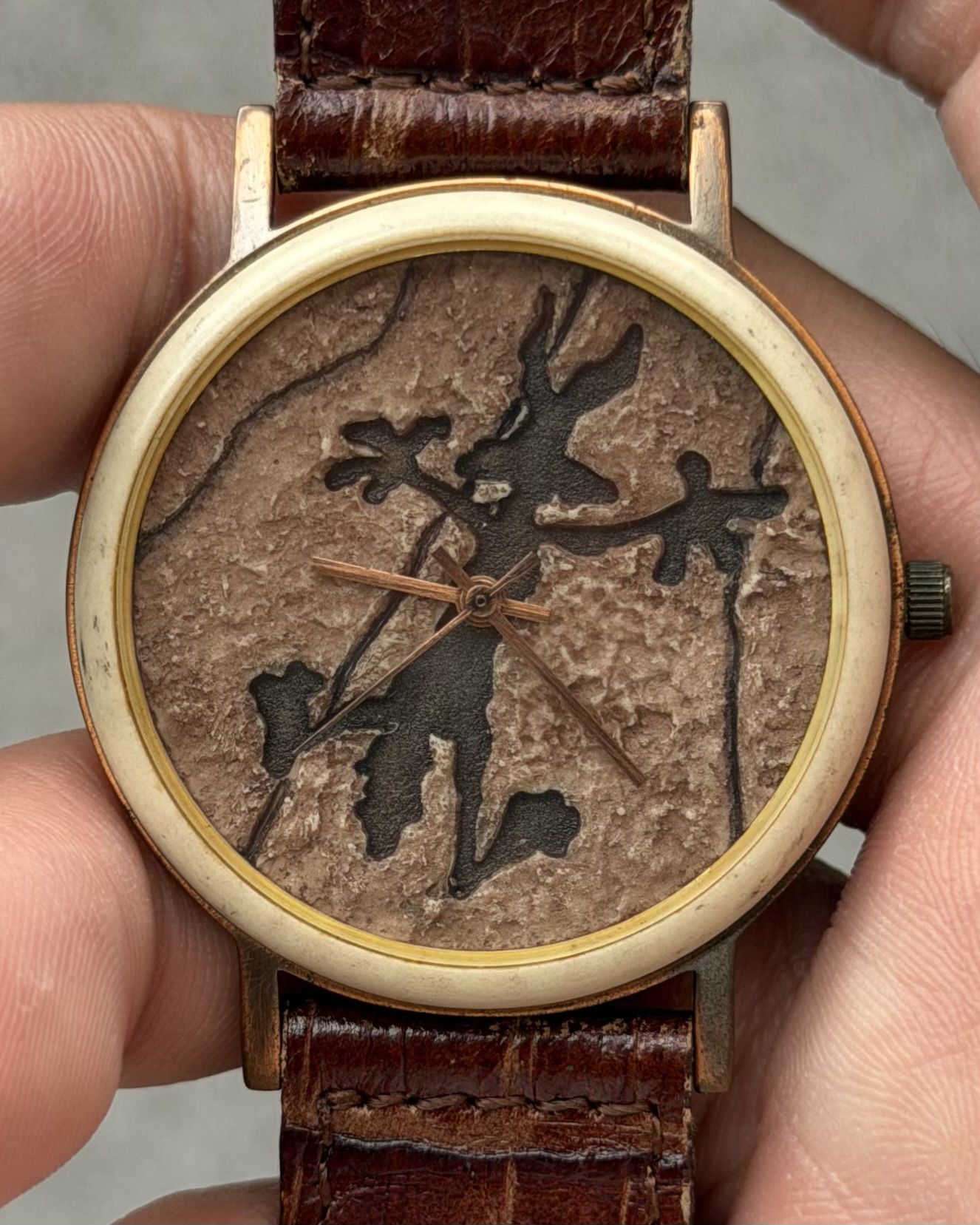FOSSIL WILE E. COYOTE CRASH VINTAGE QUARTZ WATCH