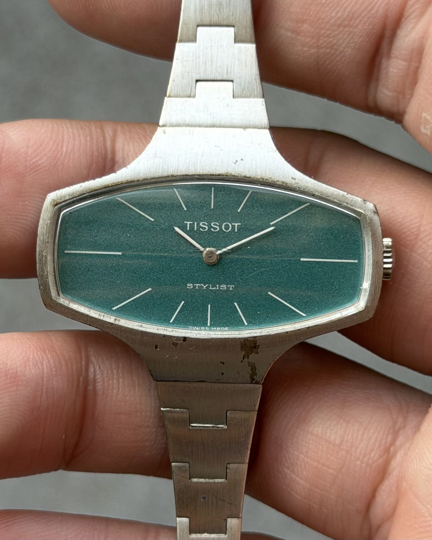 TISSOT MODERNIST MANUAL WINDING VINTAGE WATCH 