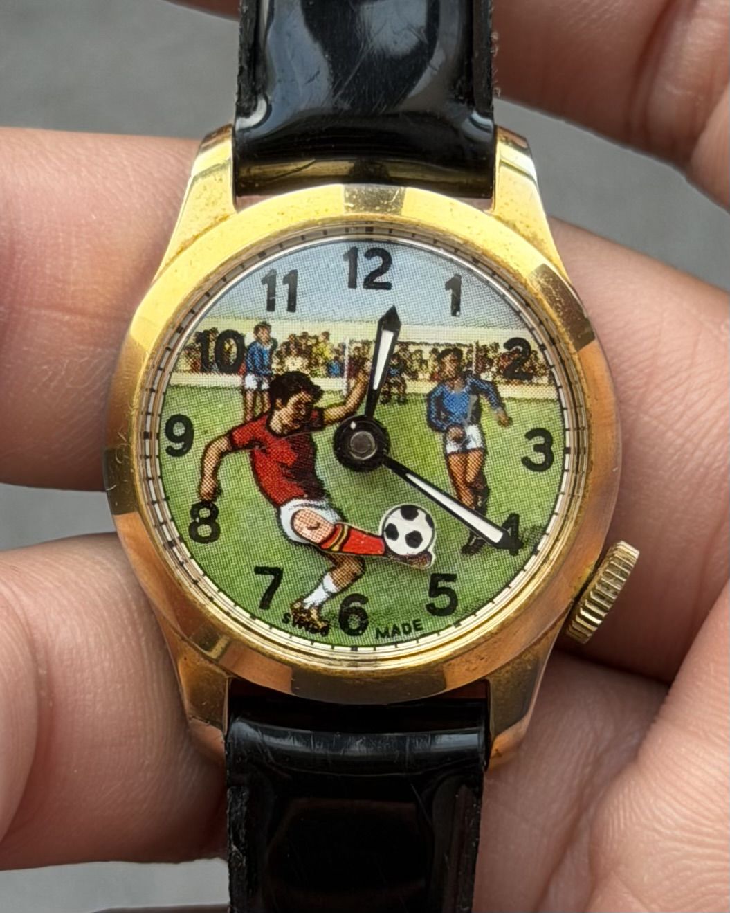 FOOTBALL ANIMATION VINTAGE MANUAL WINDING WATCH