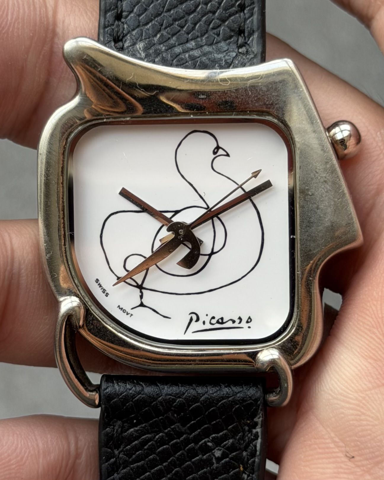 PICASSO BIG DOVE VINTAGE QUARTZ WATCH 