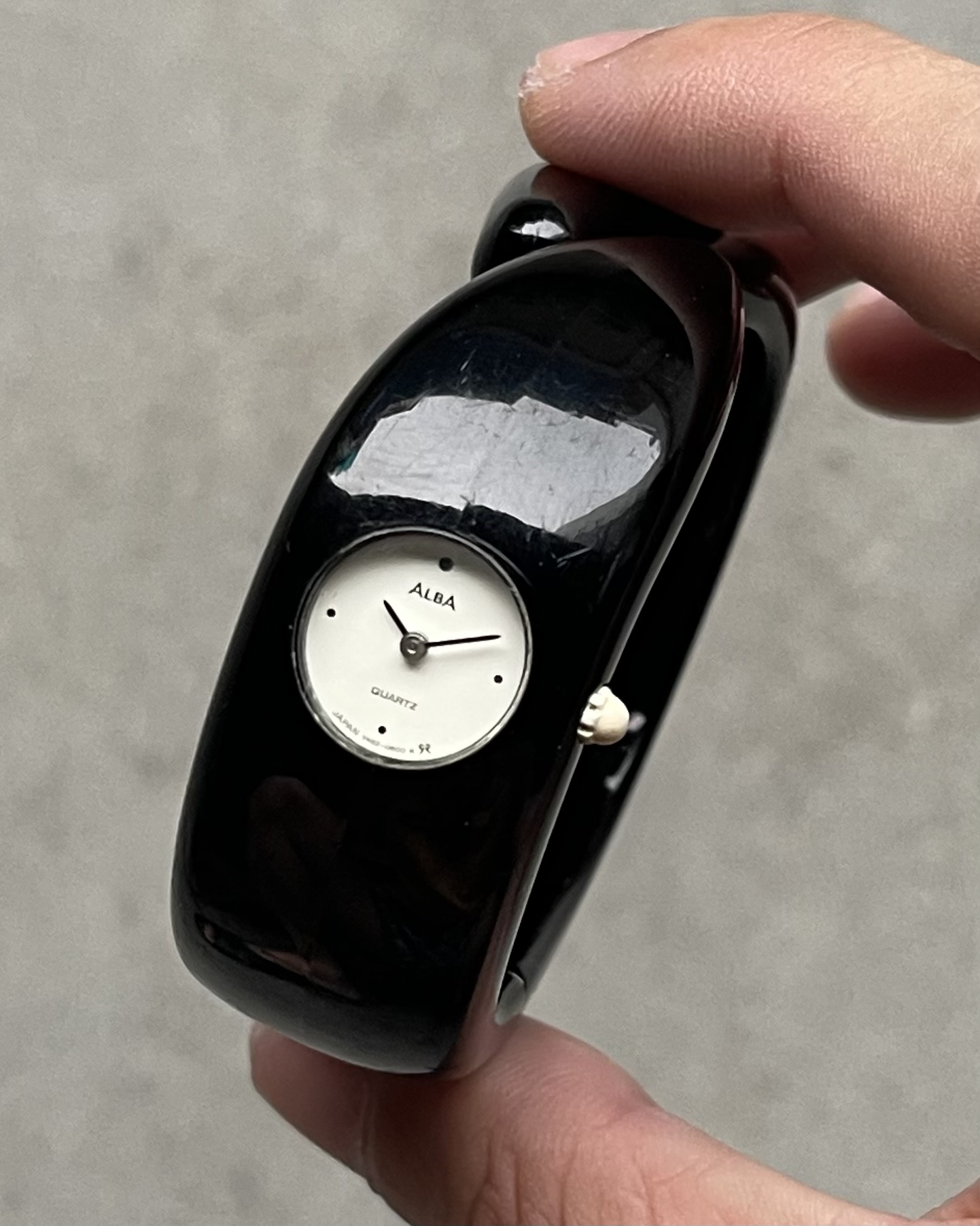 SEIKO ALBA PLASTIC CLAMPER VINTAGE QUARTZ WATCH | Artizen Store