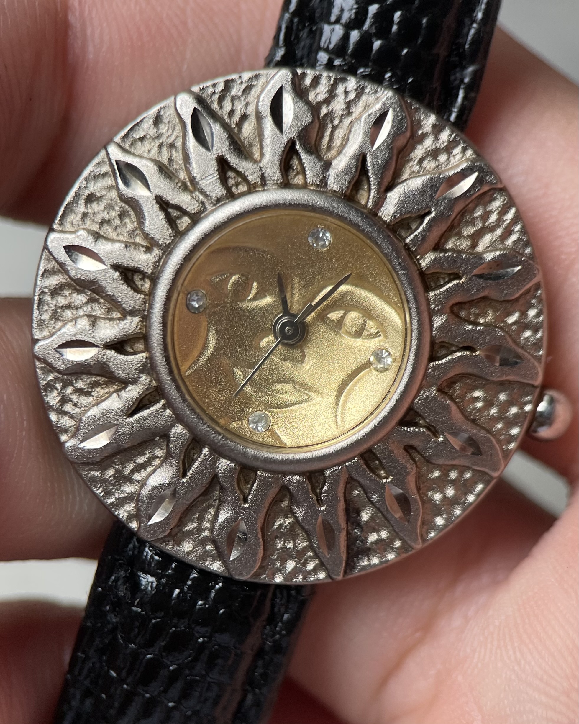SUN GOD VINTAGE WATCH BY WINKS | Artizen Store