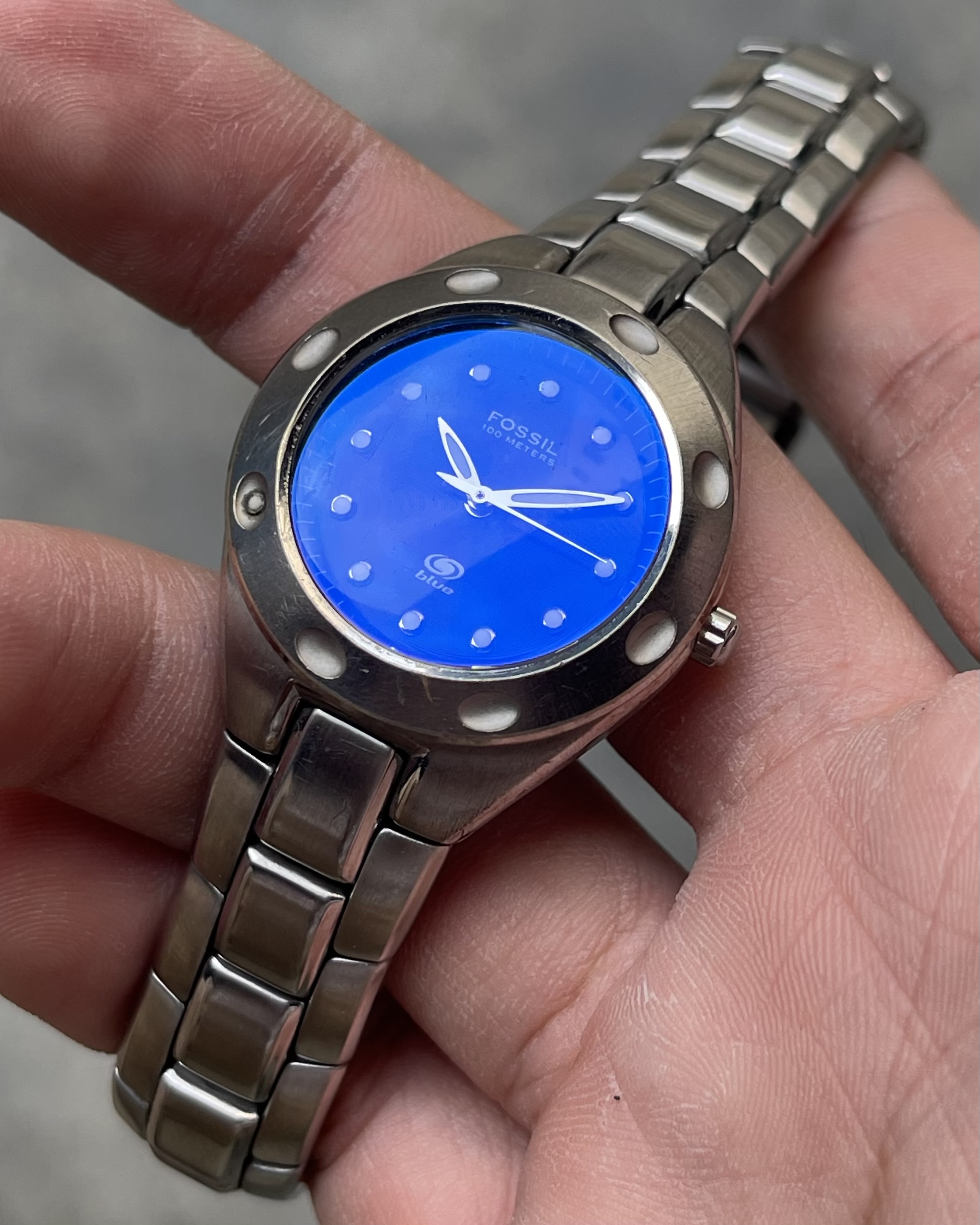 FOSSIL BLUE CRYSTAL VINTAGE QUARTZ WATCH | Artizen Store