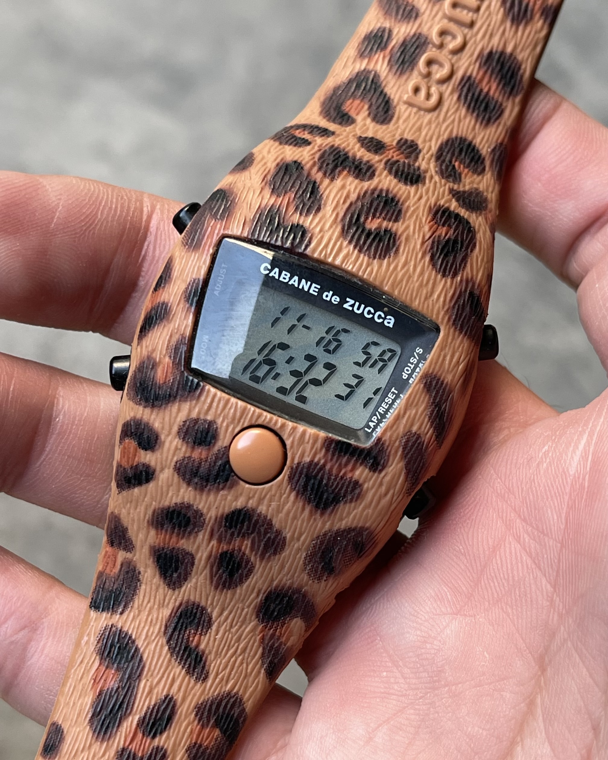 CABANE de ZUCCa LEOPARD SAFARI ZOO DIGITAL WATCH | Artizen Store