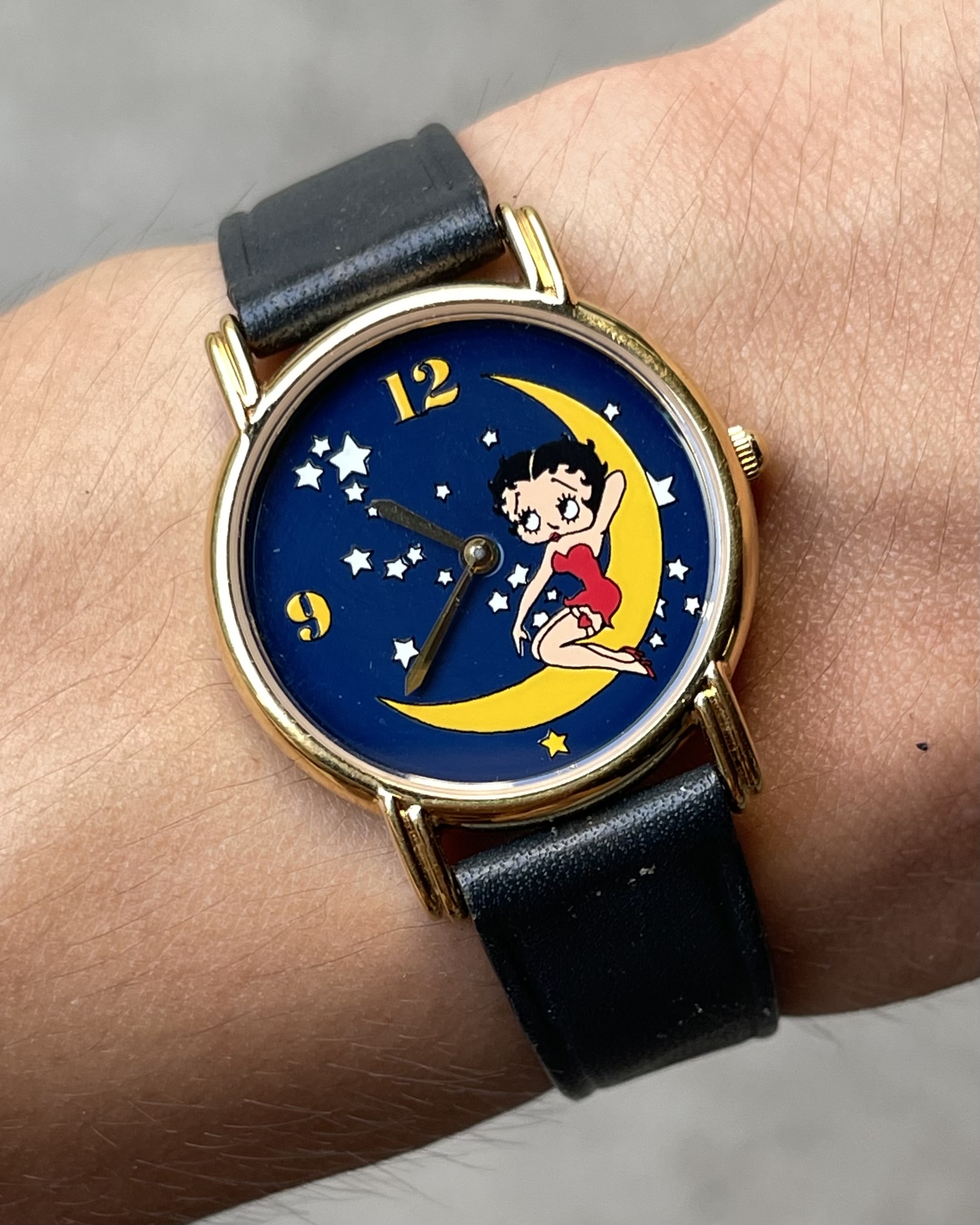 Betty Boop アニメーション時計 Betty Boop Watch Womens 40mm Rhinestone Glitter Hearts Cartoon New