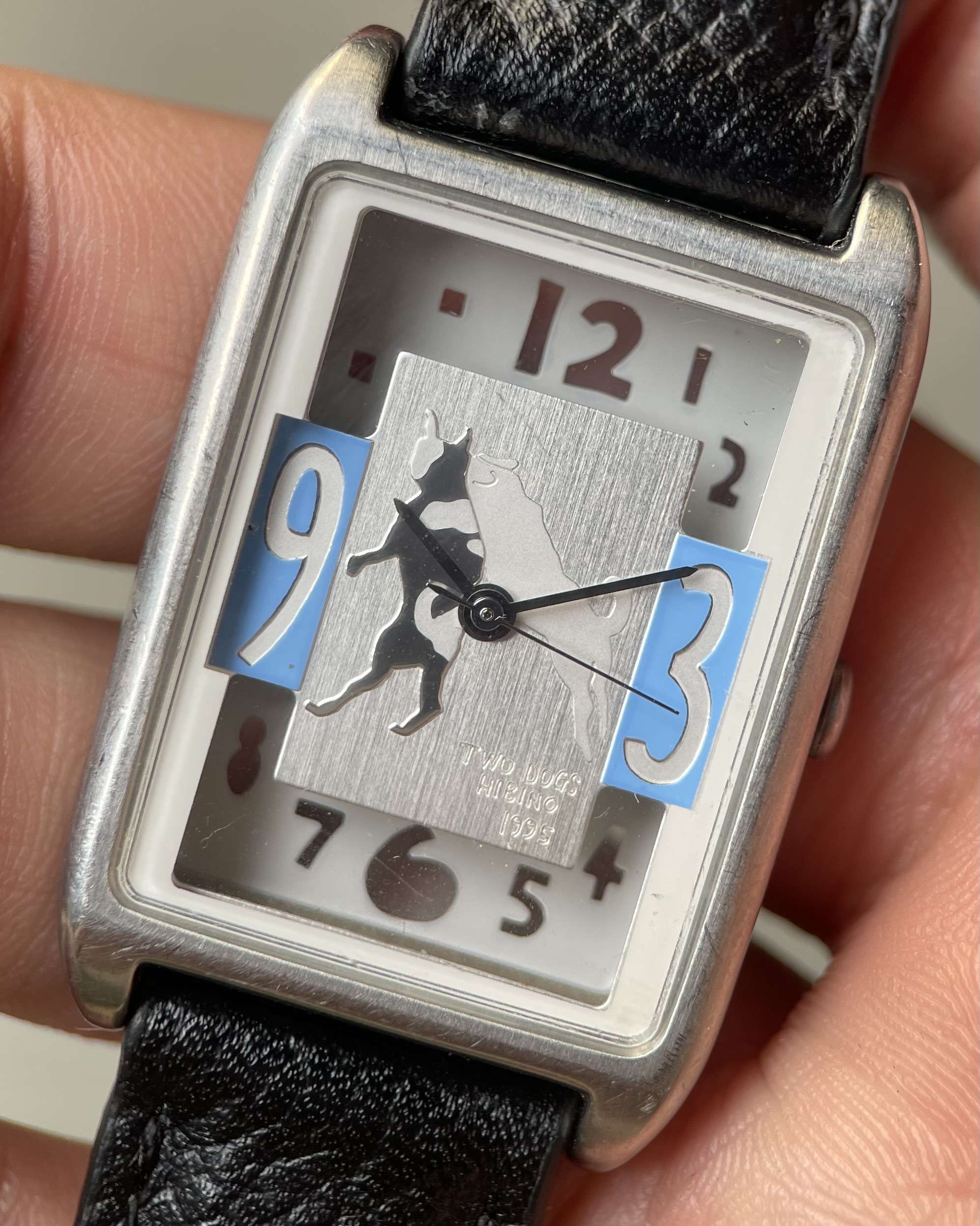 TWO DOGS HIBINO 1995 VINTAGE QUARTZ WATCH | Artizen Store