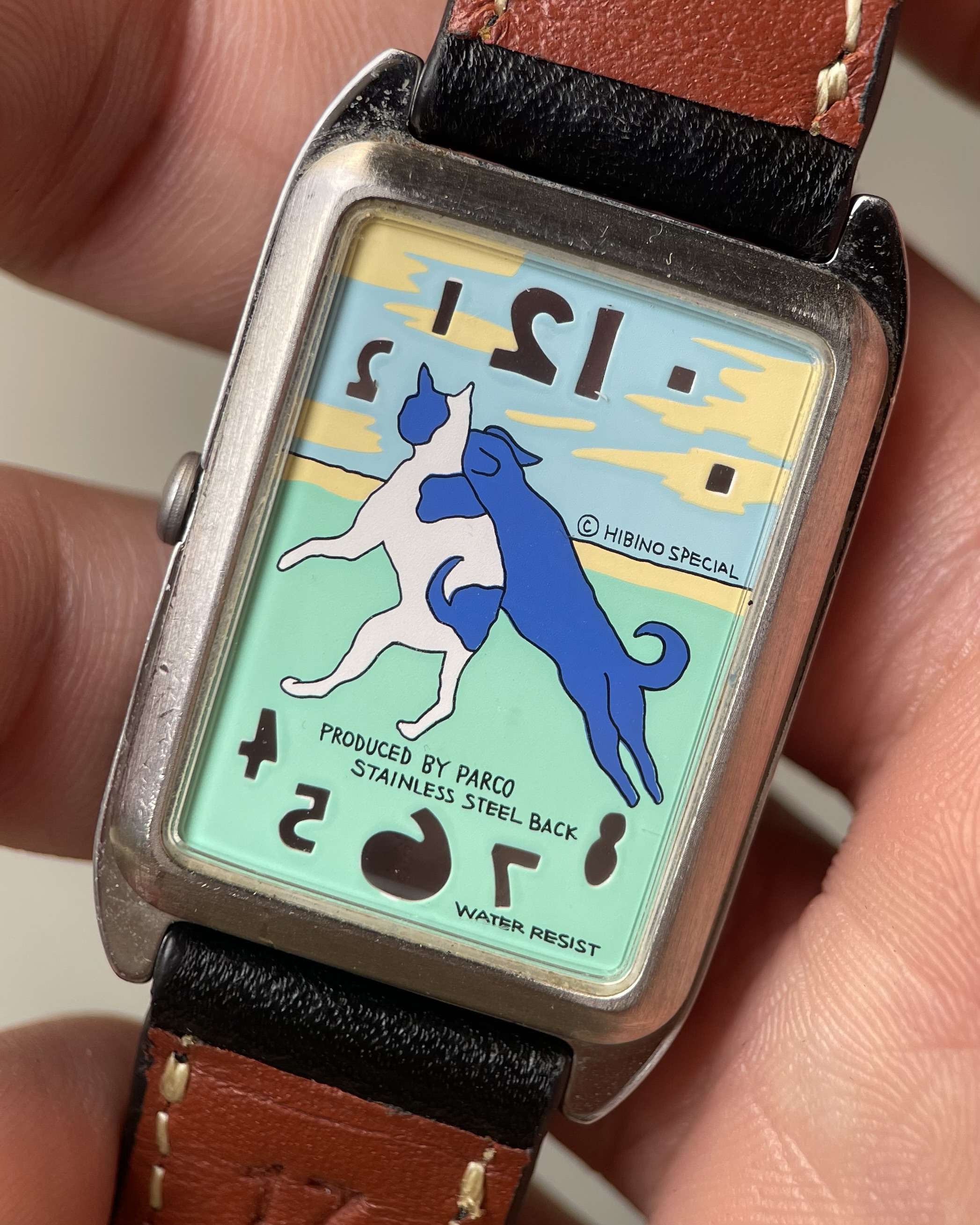 TWO DOGS HIBINO 1995 VINTAGE QUARTZ WATCH | Artizen Store