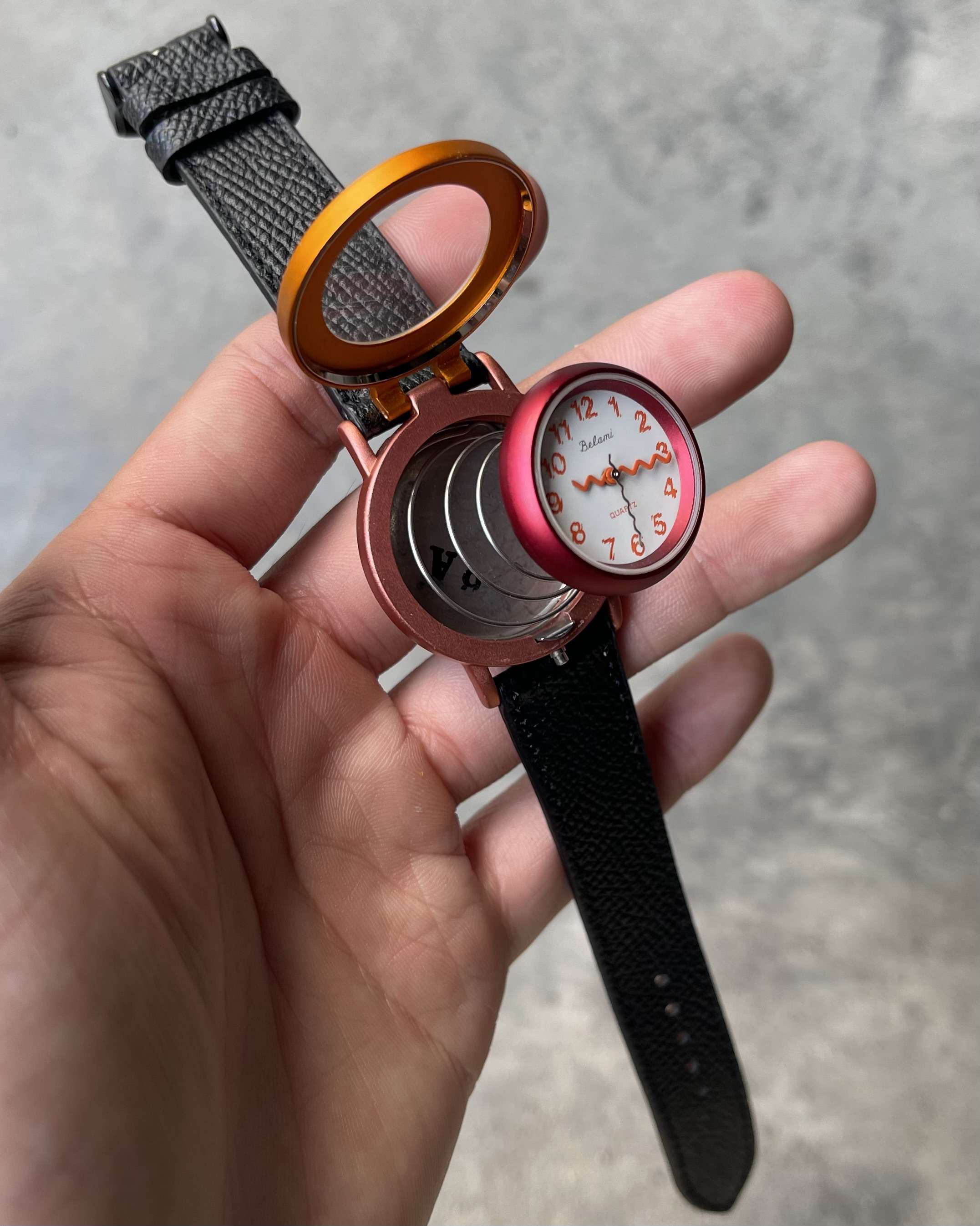 BELAMI POP-UP VINTAGE QUARTZ WATCH | Artizen Store