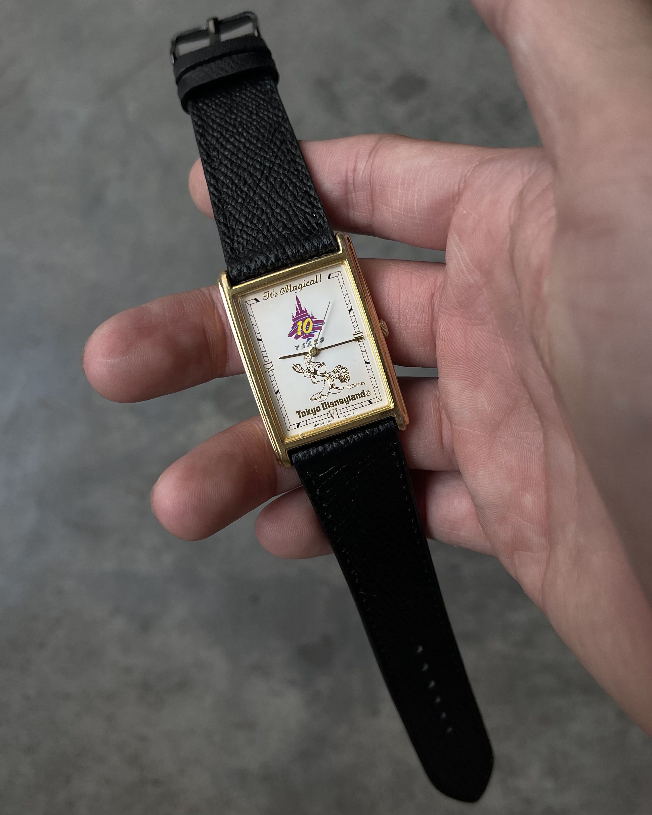 TOKYO DISNEYLAND 10th ANNIVERSARY VINTAGE QUARTZ WATCH | Artizen Store