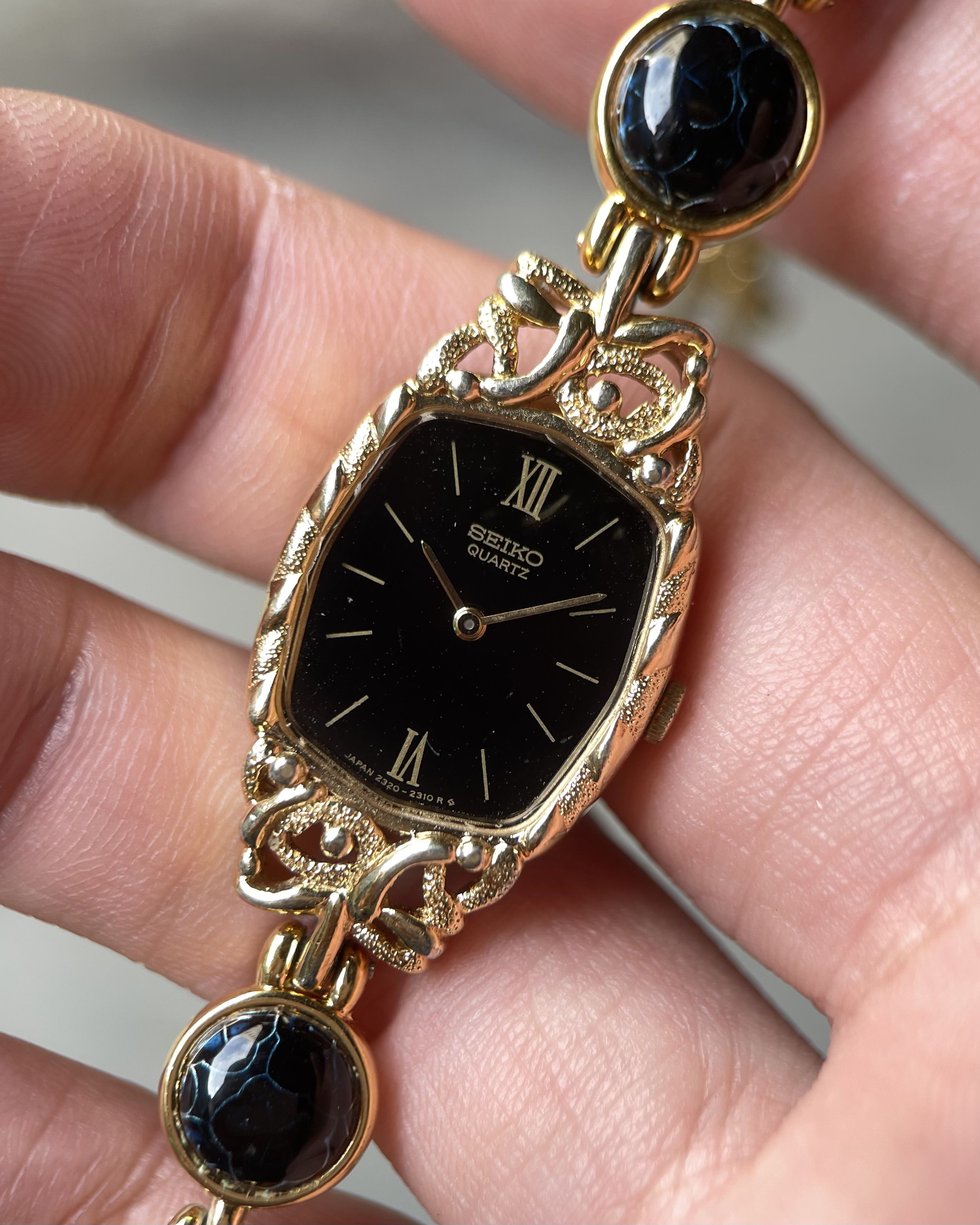 1990 SEIKO BLACK DIAL ORNATE BRACELET VINTAGE WATCH | Artizen Store