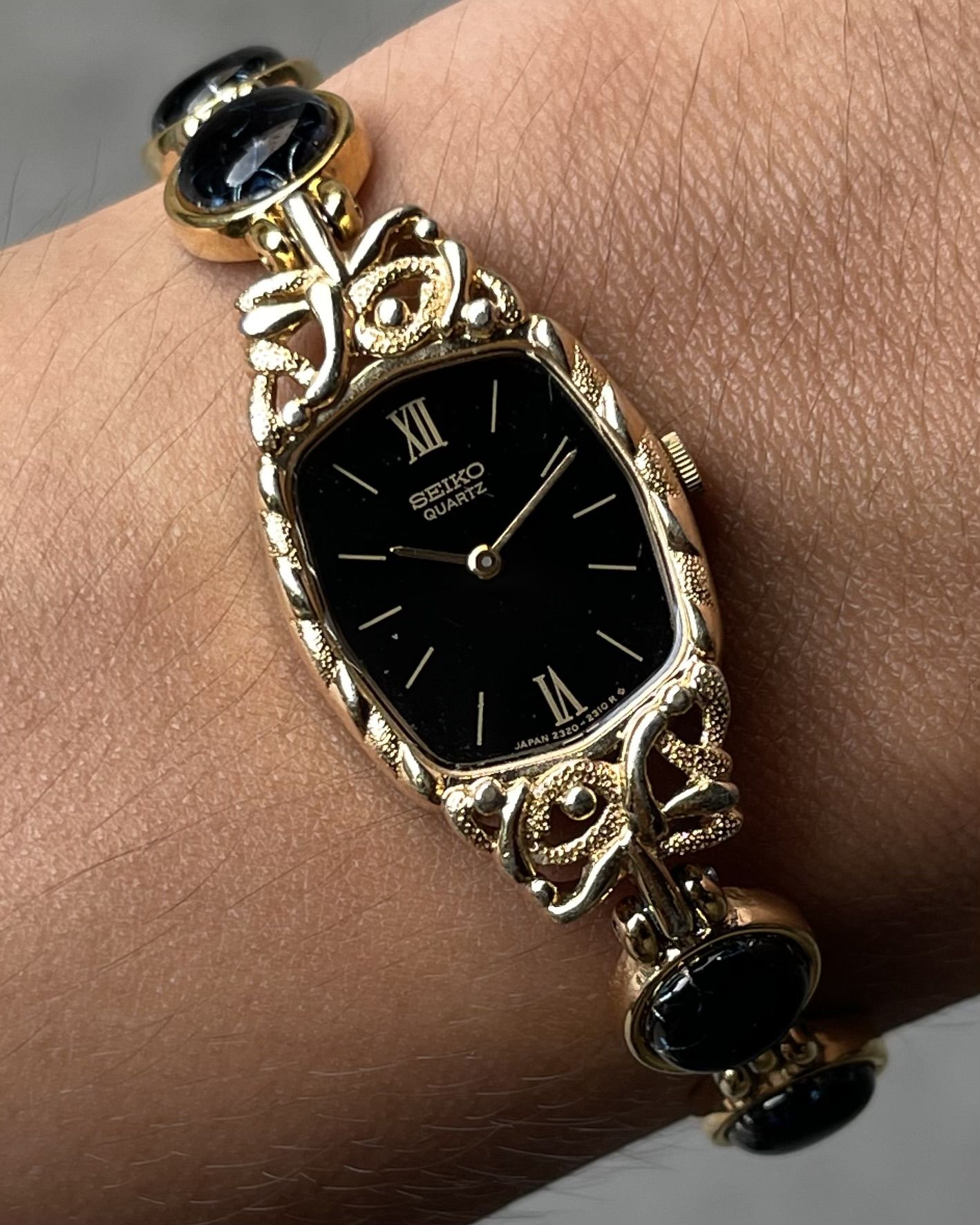 1990 SEIKO BLACK DIAL ORNATE BRACELET VINTAGE WATCH | Artizen Store