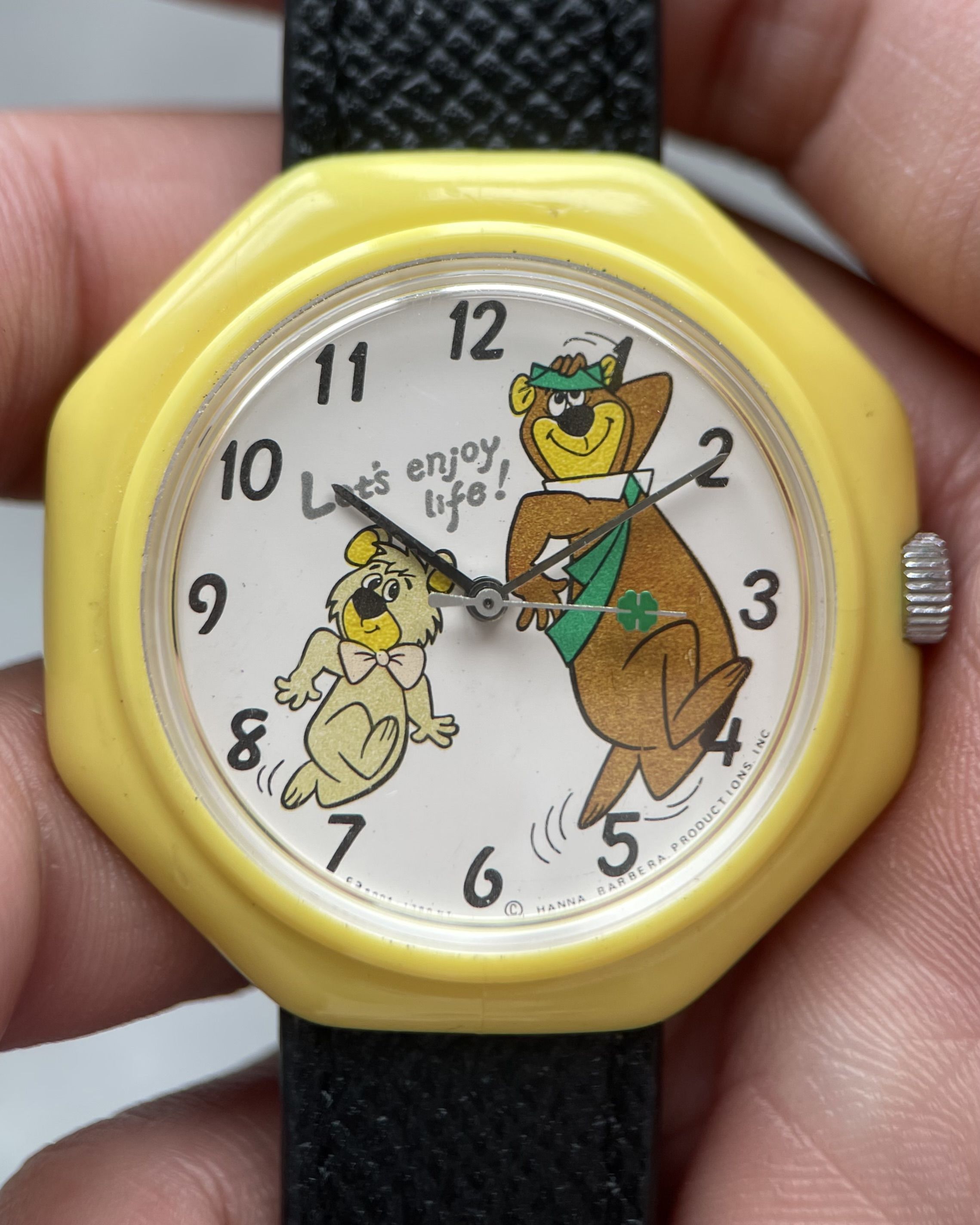 LET’S ENJOY LIFE! YOGI BEAR MANUAL WINDING VINTAGE WATCH