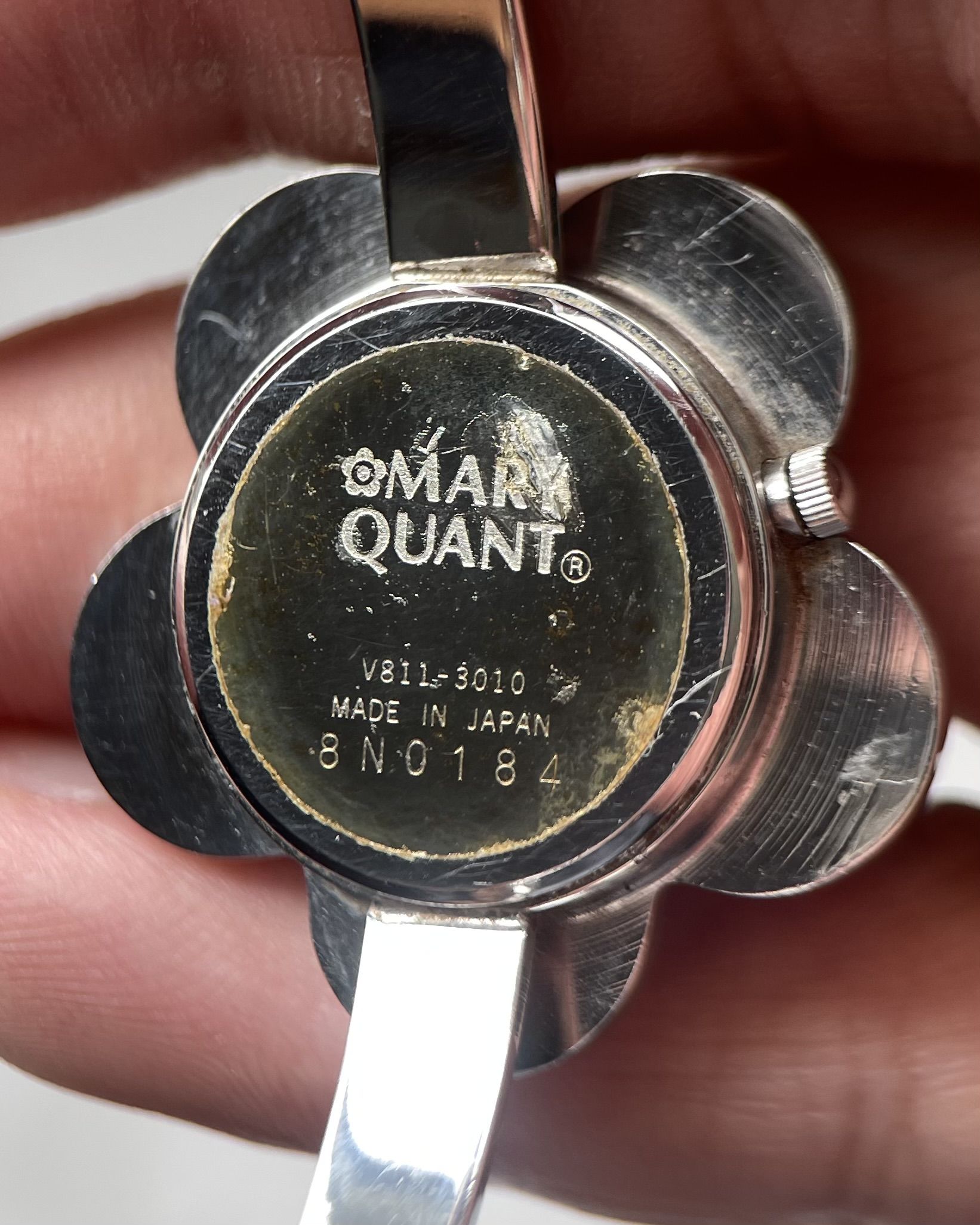 MARY QUANTGジャン MARY QUANT BLACK FLOWER-SHAPED VINTAGE QUARTZ WATCH