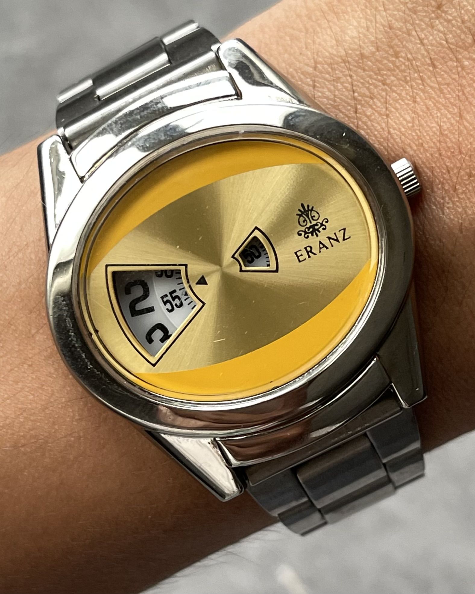 ERANZ JUMP HOUR VINTAGE QUARTZ WATCH | Artizen Store