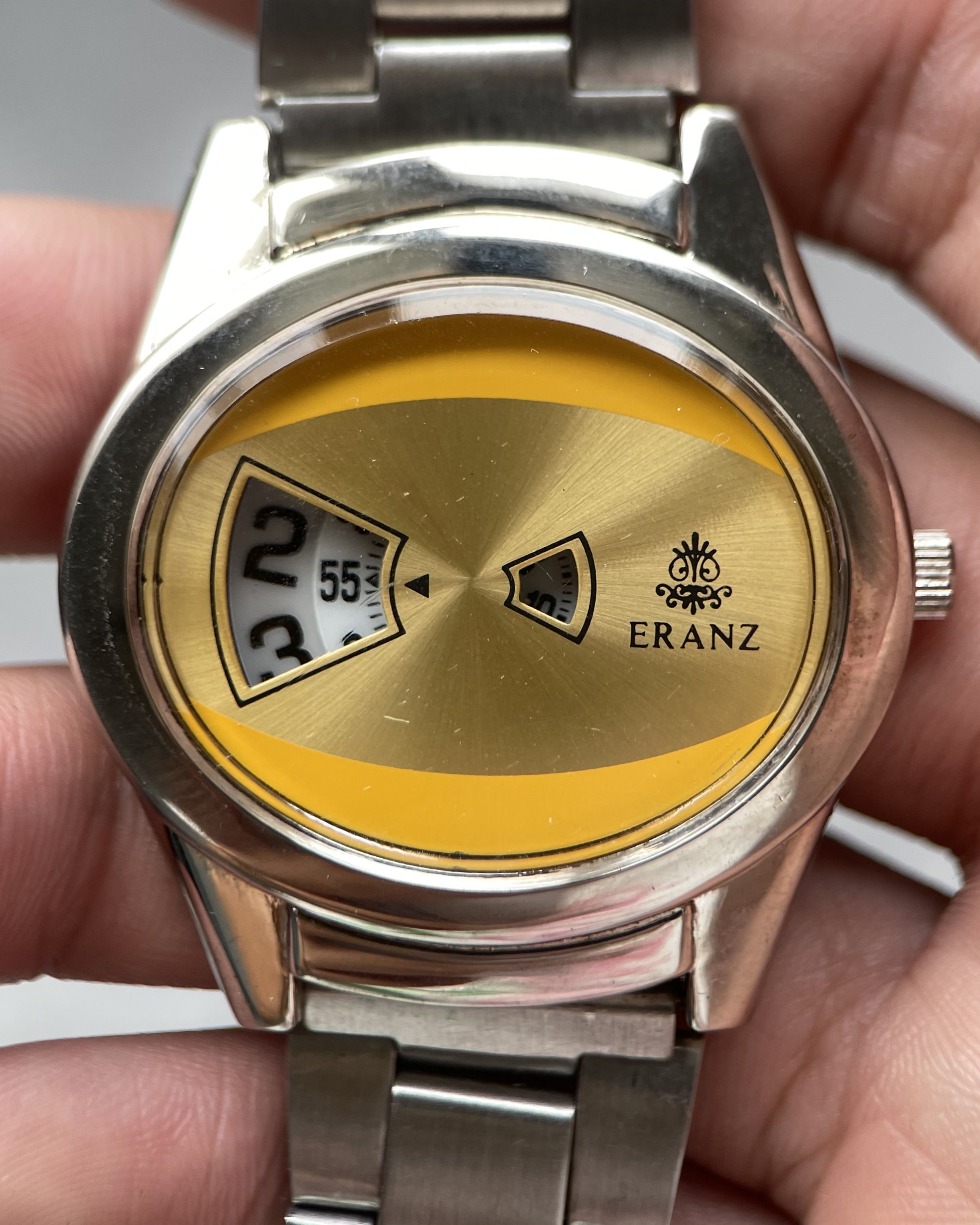 ERANZ JUMP HOUR VINTAGE QUARTZ WATCH | Artizen Store